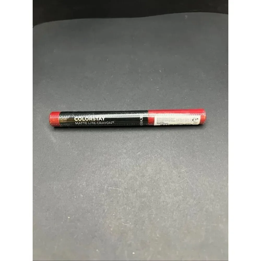 New Sealed Revlon Colorstay Matte Lite Crayon 011 Lifted